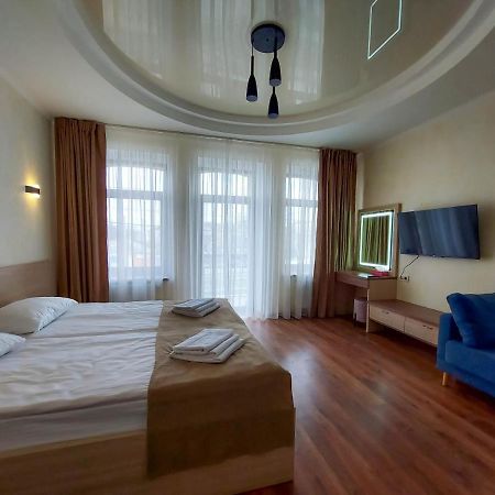 Graff Hotel Днепър Екстериор снимка