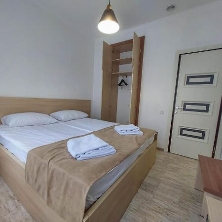 Graff Hotel Днепър Екстериор снимка
