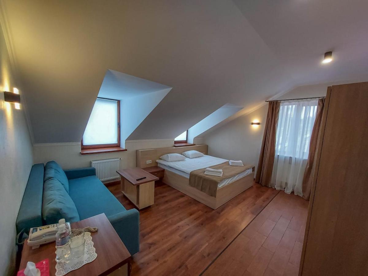 Graff Hotel Днепър Екстериор снимка