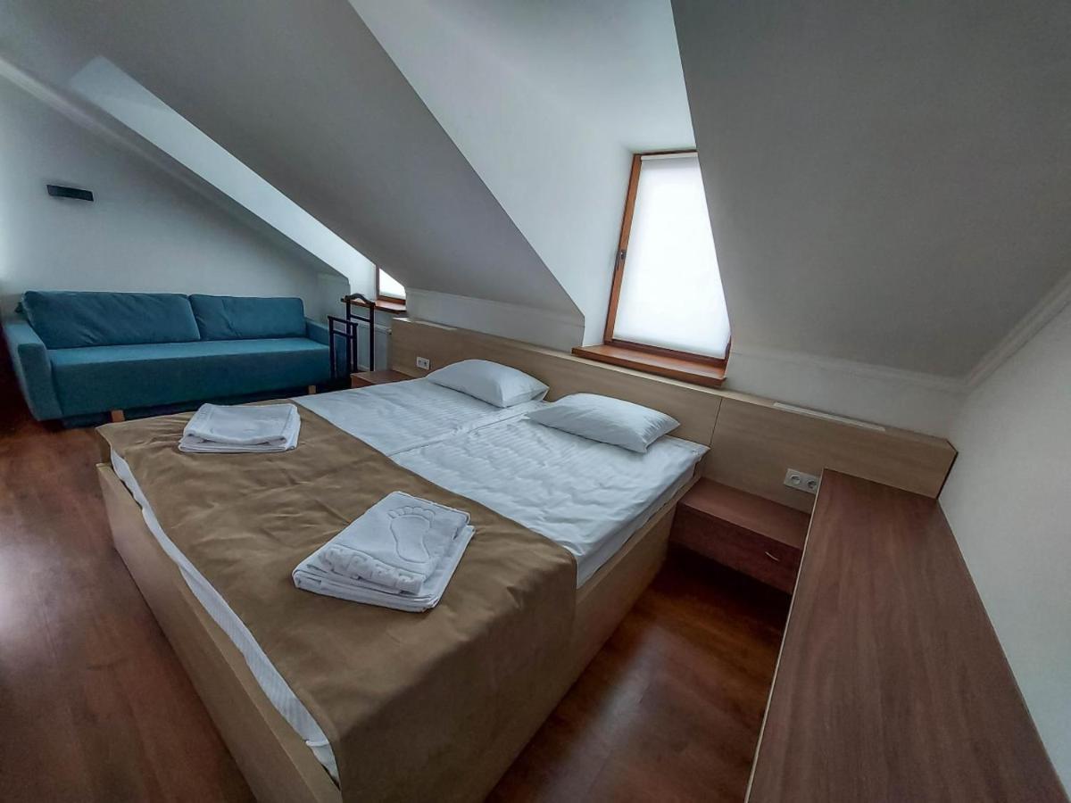 Graff Hotel Днепър Екстериор снимка