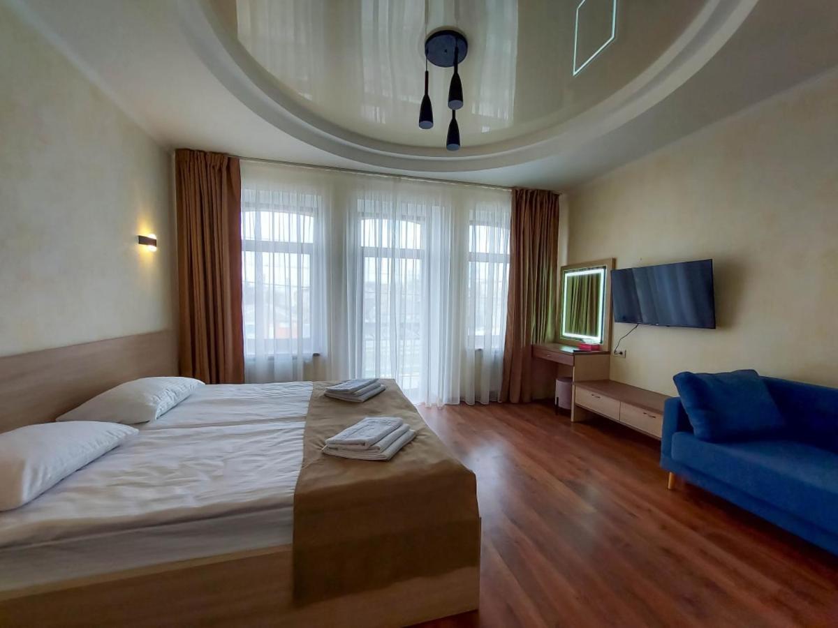 Graff Hotel Днепър Екстериор снимка