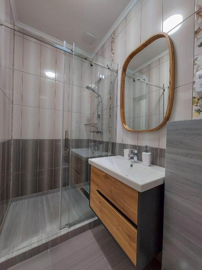 Graff Hotel Днепър Екстериор снимка