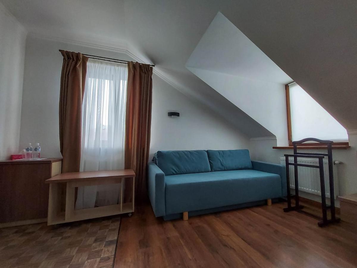 Graff Hotel Днепър Екстериор снимка