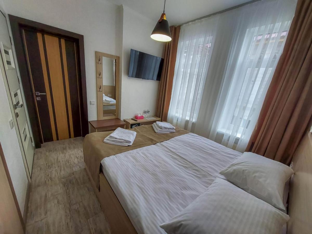 Graff Hotel Днепър Екстериор снимка