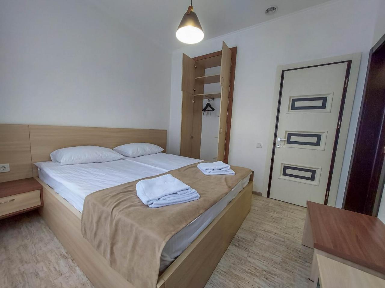Graff Hotel Днепър Екстериор снимка